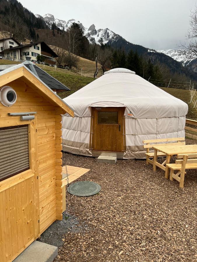 Jurte Beim Lama- & Alpakahof Triesenberg Hotel Bagian luar foto