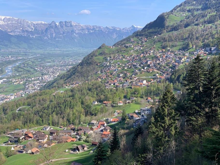 Jurte Beim Lama- & Alpakahof Triesenberg Hotel Bagian luar foto